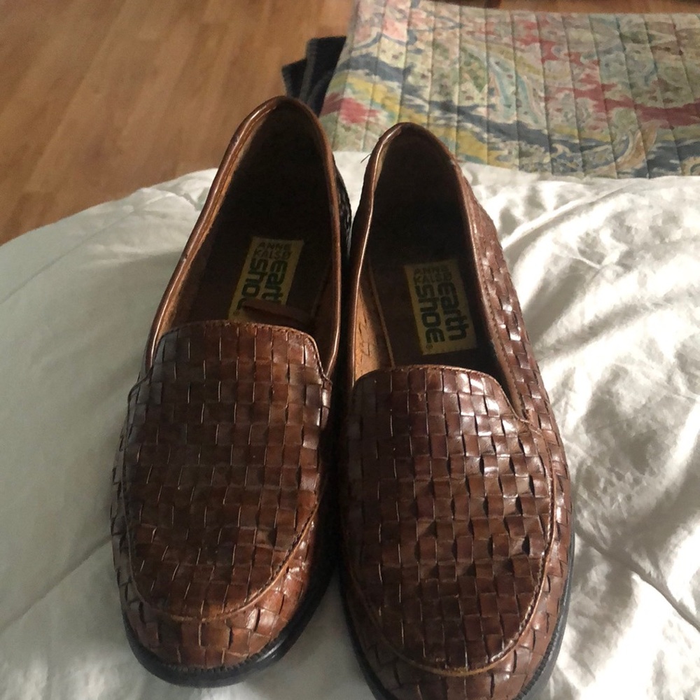 EARTHSHOE